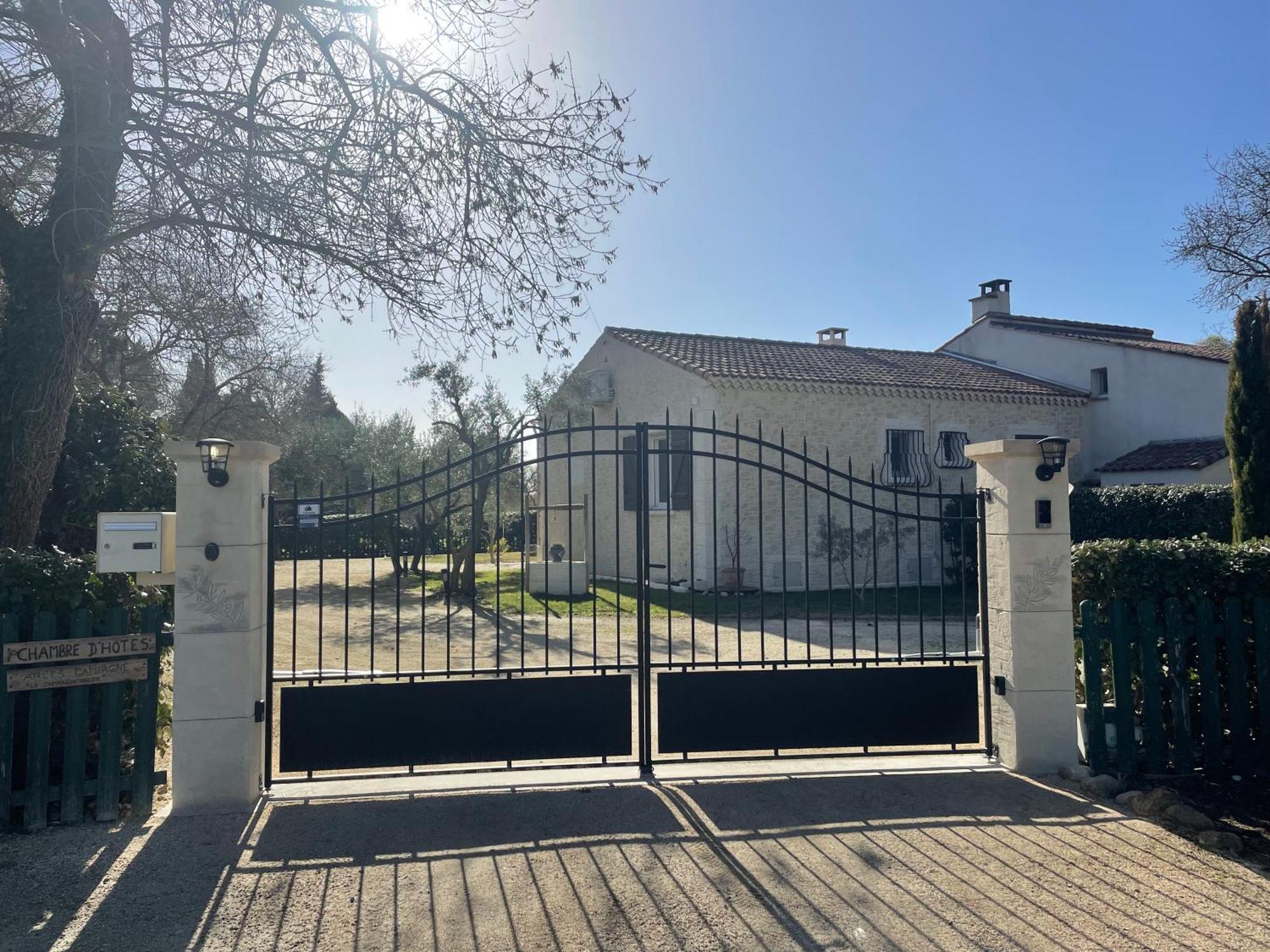 Bed and Breakfast Arles Campagne Location "La Campagn'Arles" Экстерьер фото